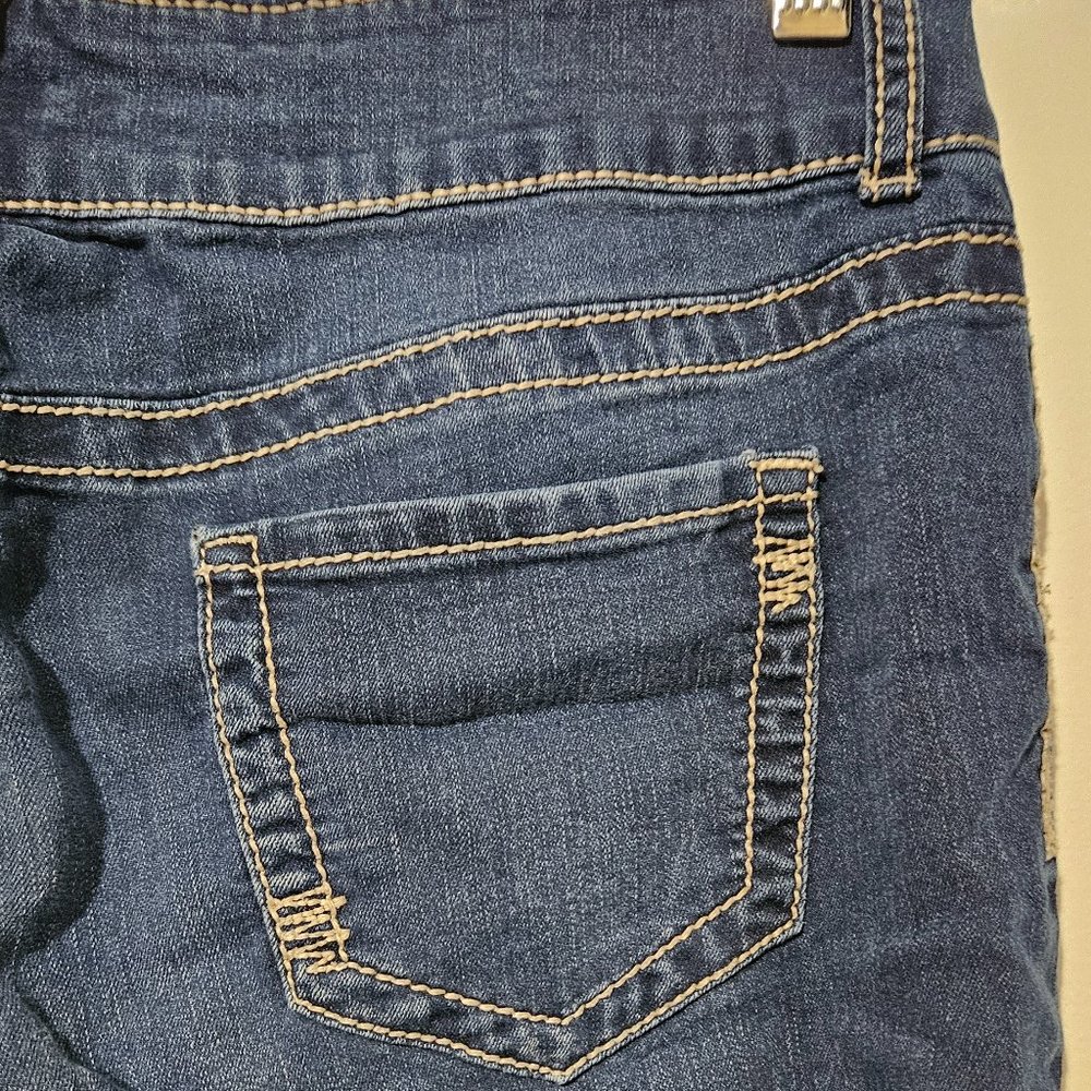 Maurices Mid Rise Skinny Jeggings Size Medium x 29 Jeans Stretch Blue Short